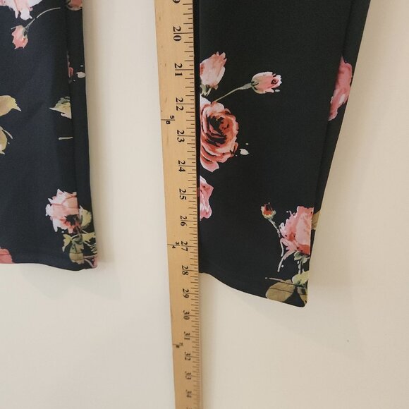 Shosho Floral Leggings Hot Pants Pockets Stretch Womens Large NEW NWT - Picture 11 of 11